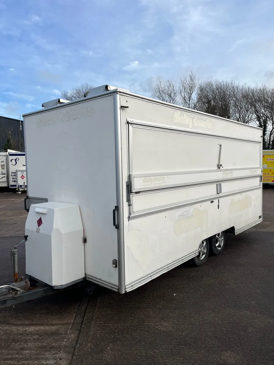 16ft Towability Catering Trailer - Image 4