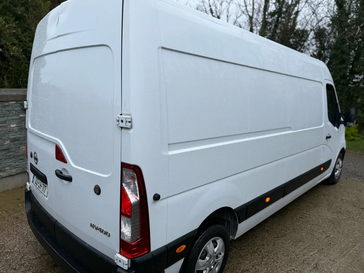 2021 (212) Nissan nv400 Doe&tax - Image 3