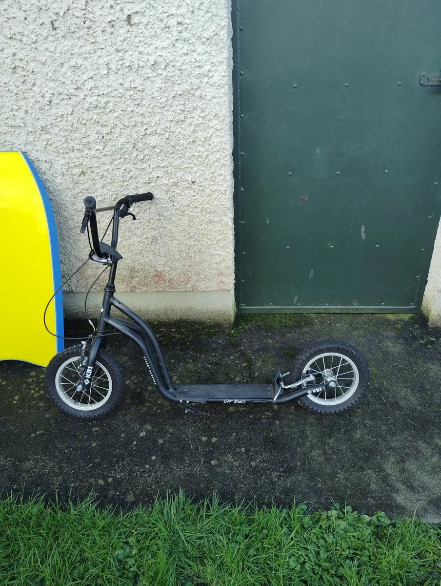 Scooter - Image 2