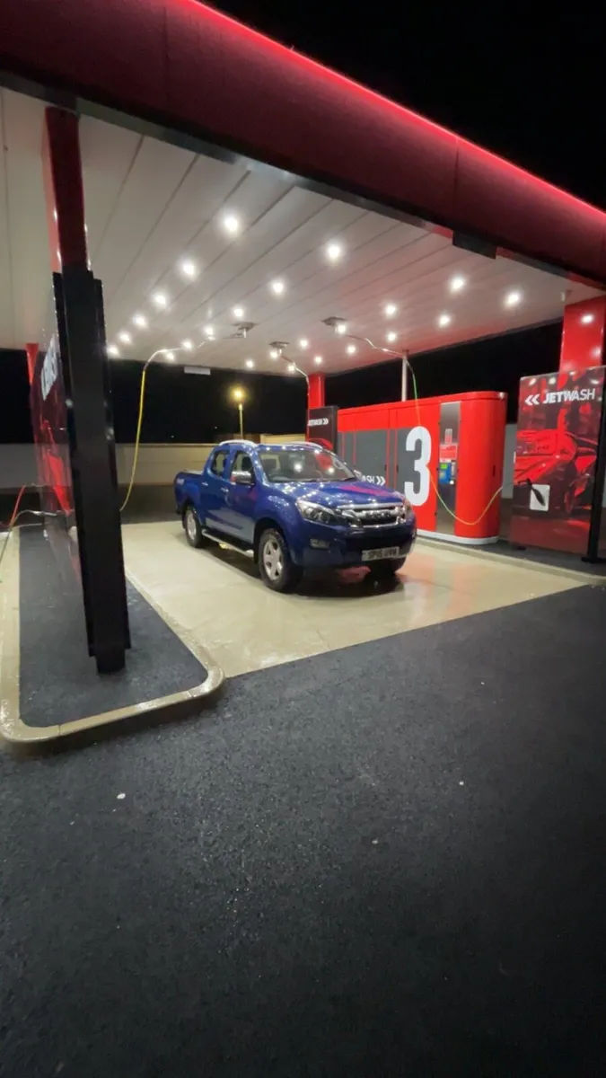 Isuzu D Max - Image 1