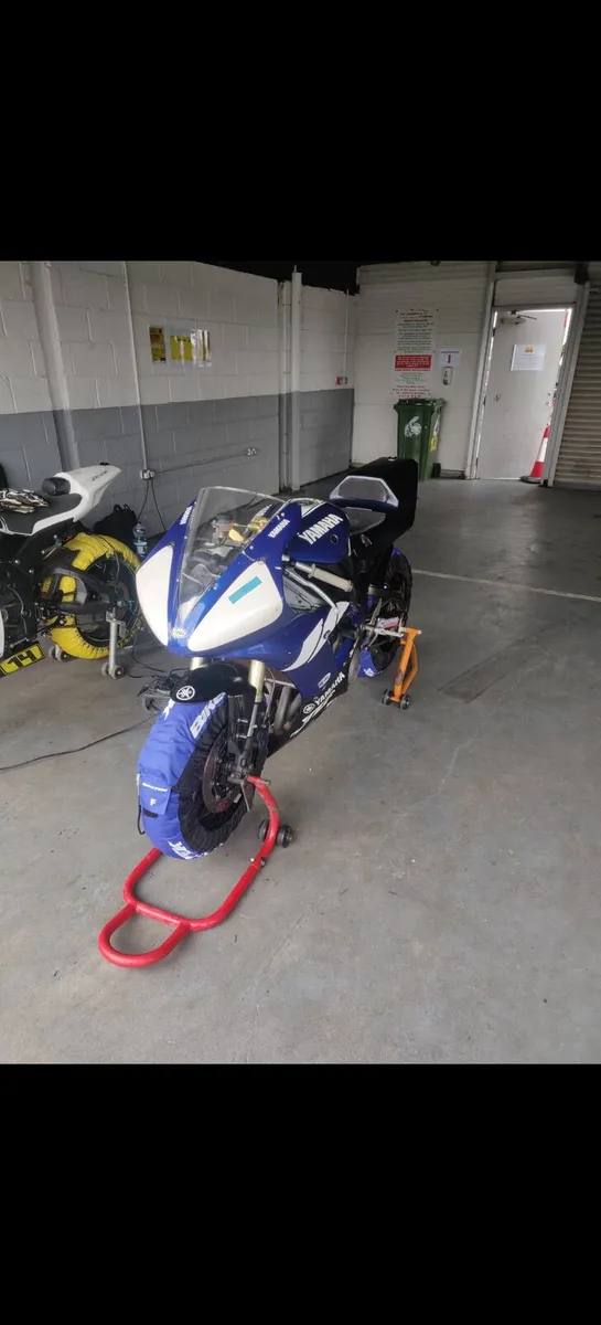 2003 R1 track bike - Image 3