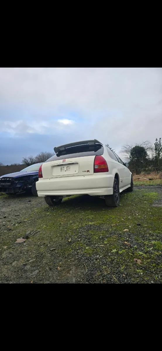 Civic ek9 shell/ ek4 shell with weld in cage - Image 1