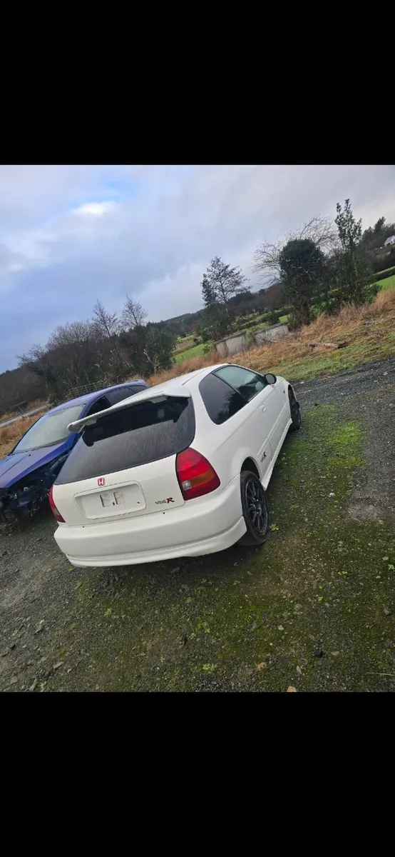 Civic ek9 shell/ ek4 shell with weld in cage - Image 2