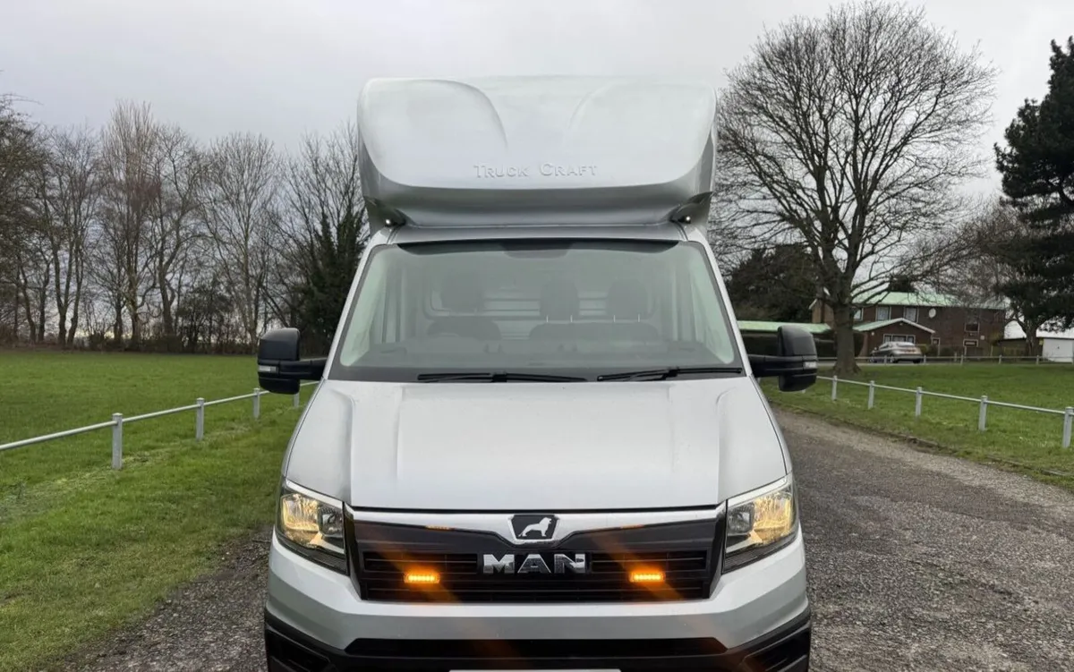 2021 MAN TGE Curtainsider Van - Image 4