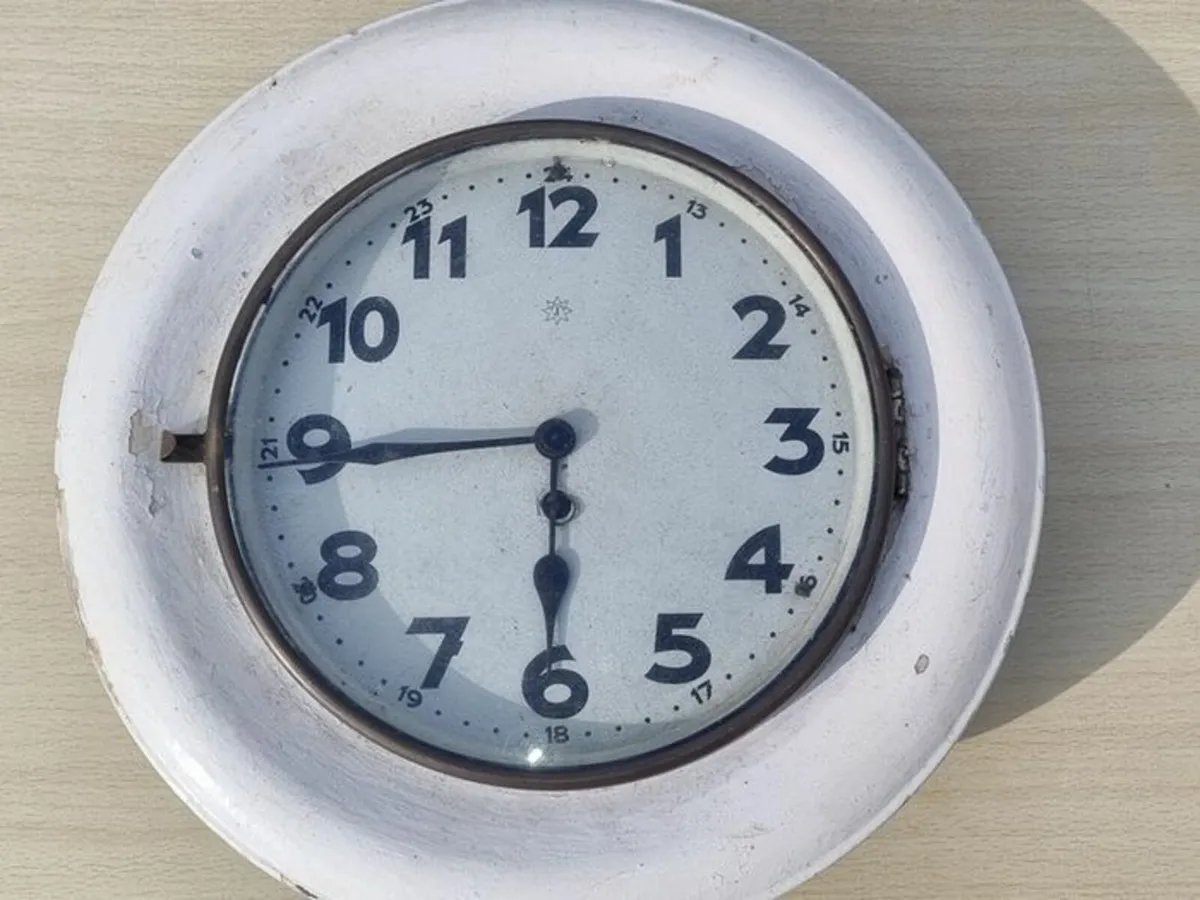 Vintage Junghans wall clock - Image 1