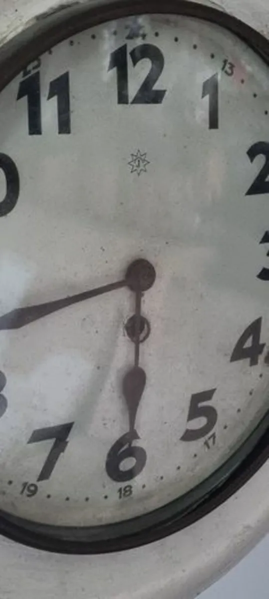 Vintage Junghans wall clock - Image 4