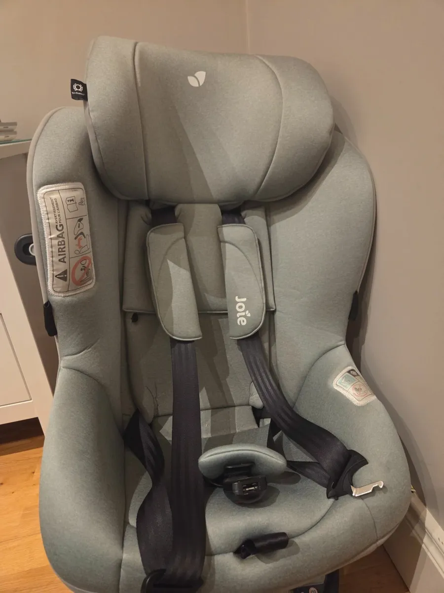 Joie i-Spin 360 i-Size Car Seat in Grey - Image 2