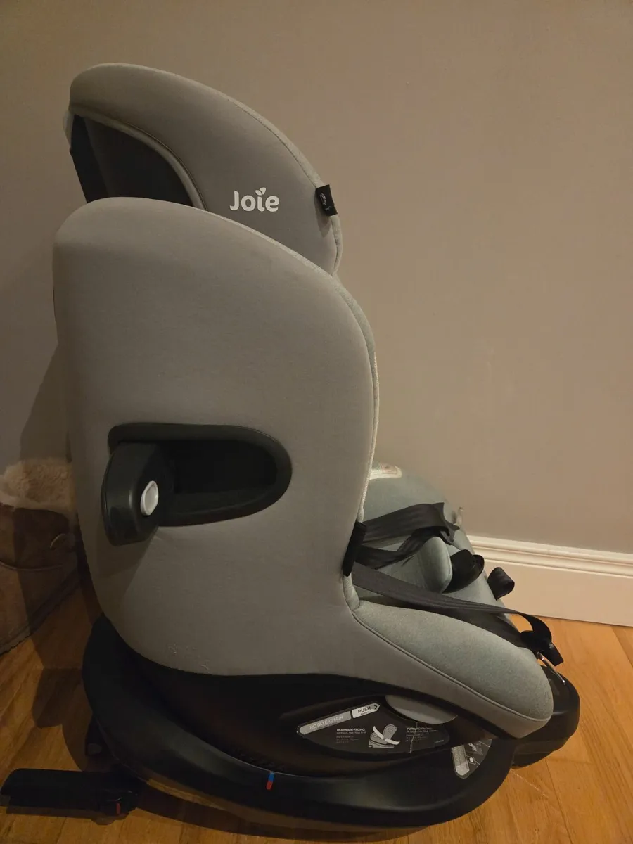 Joie i-Spin 360 i-Size Car Seat in Grey - Image 4