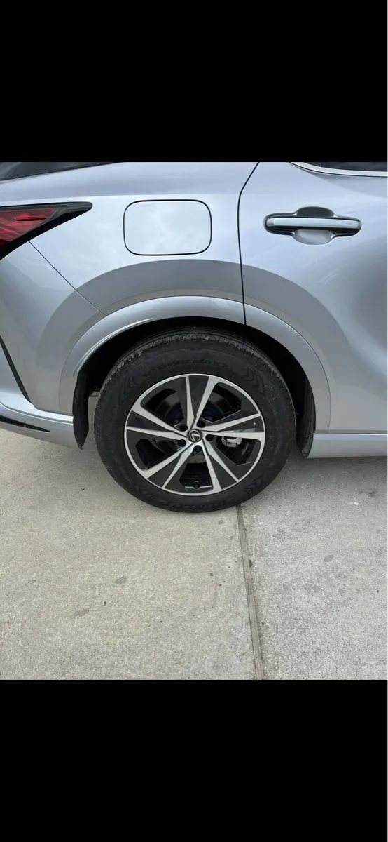 19” Lexus/Toyota alloys and tyres - Image 1