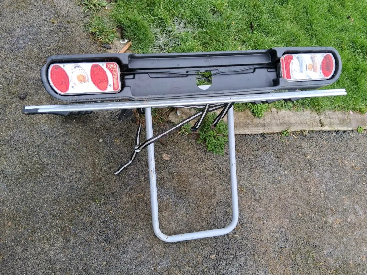 Bicycles x2 and bike rack to suit towbar - Image 2