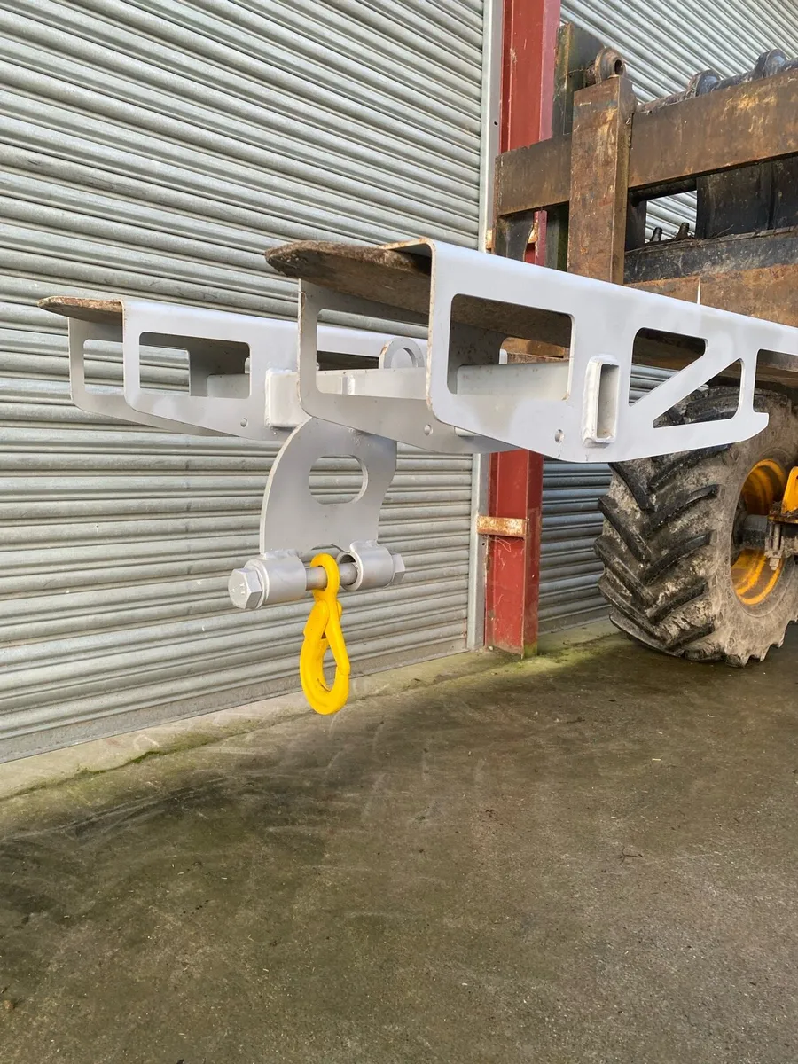 Forklift and pallet forks lifting attachment - Image 1
