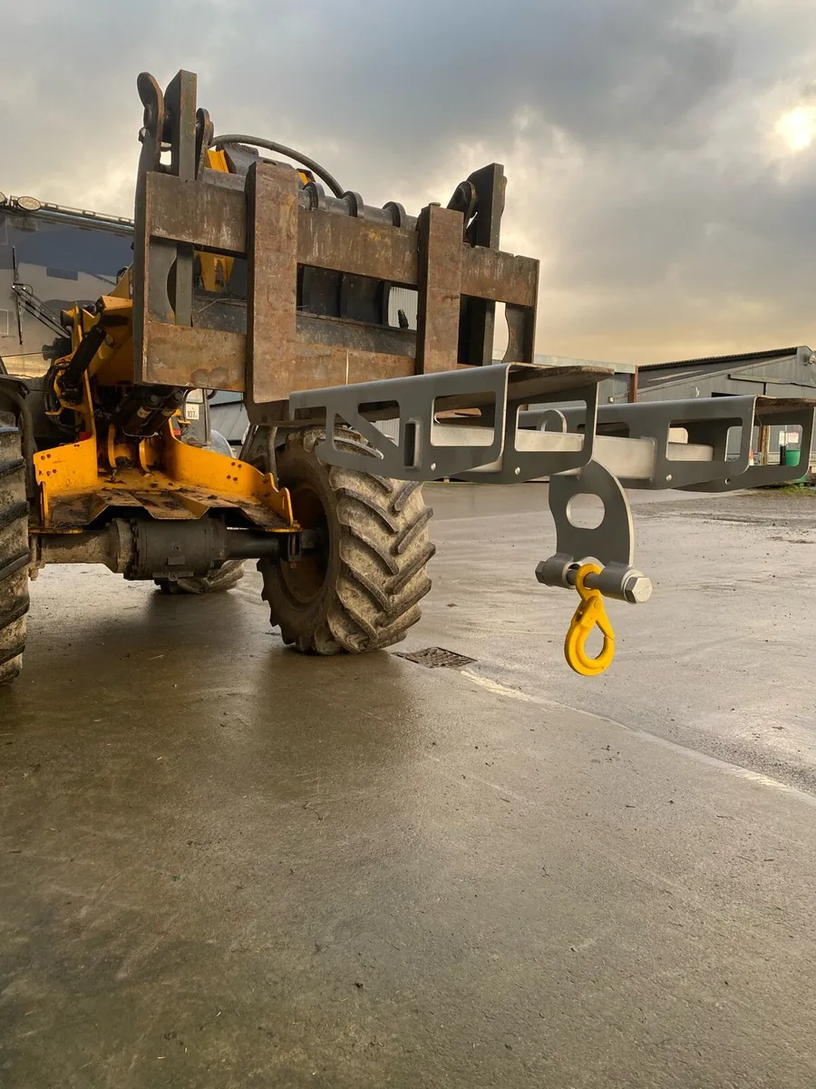 Forklift and pallet forks lifting attachment - Image 3