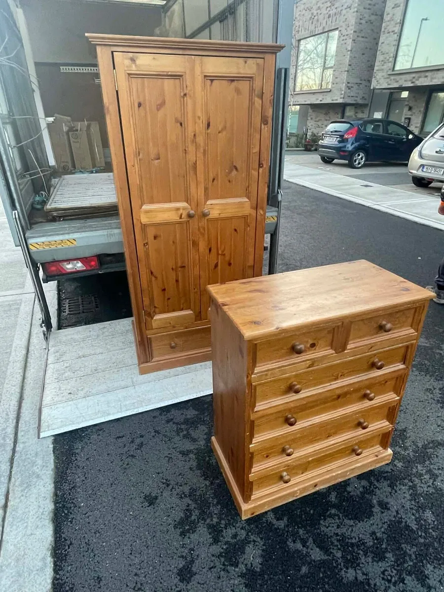 Wardrobe + chest set €250 - Image 1