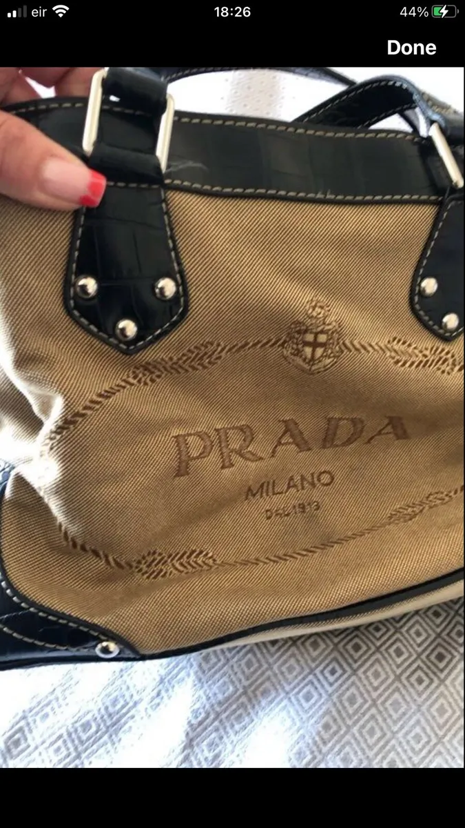 Ladies Prada bag €25 - Image 3