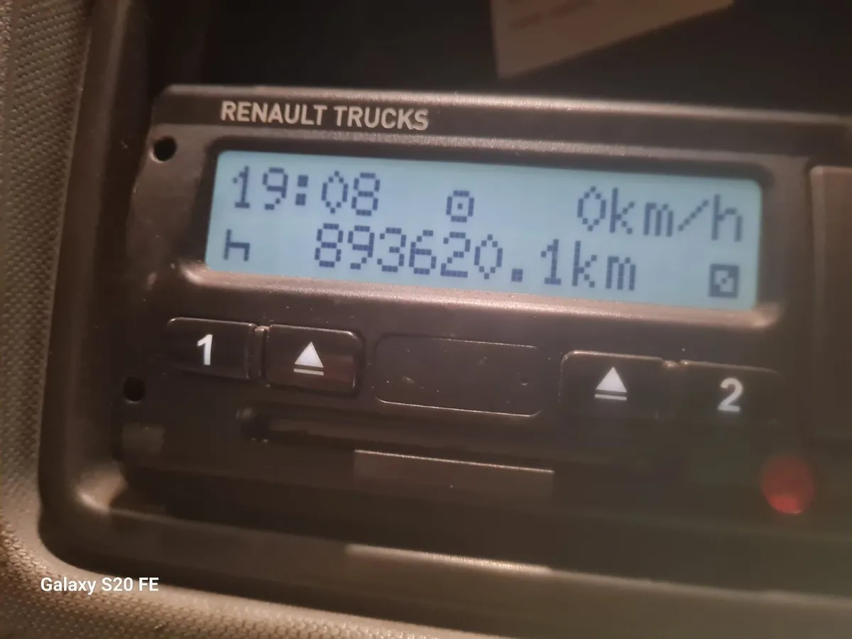 Renault T520 - Image 1