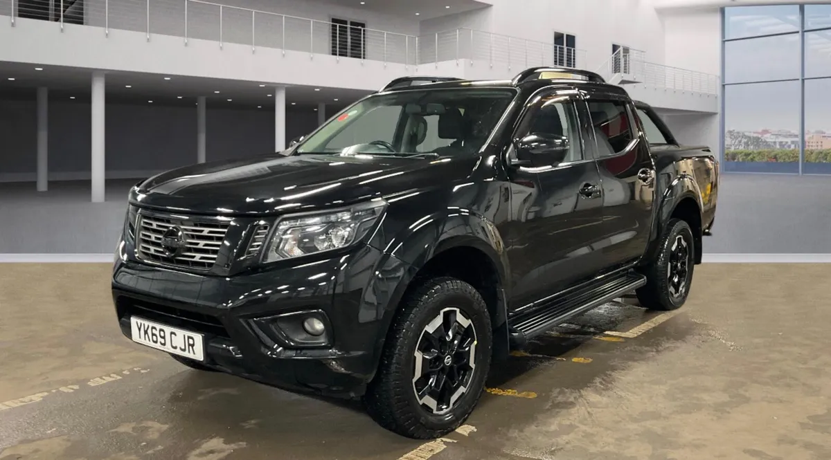 201 Nissan Navara 2.3 DCI Tekna Black Edition - Image 1