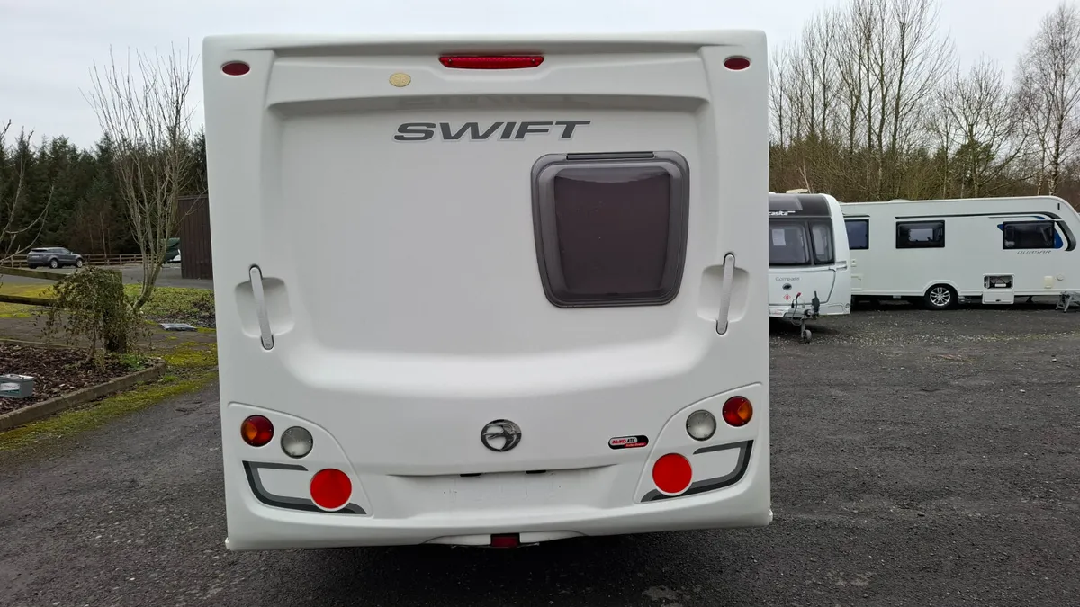 Swift Challenger fixed bed caravan - Image 4