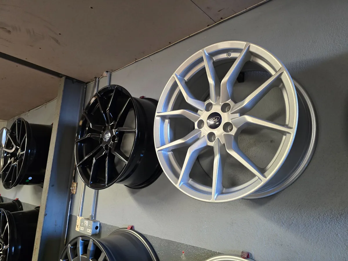 **Special** 18" Ford Focus ST4 Style