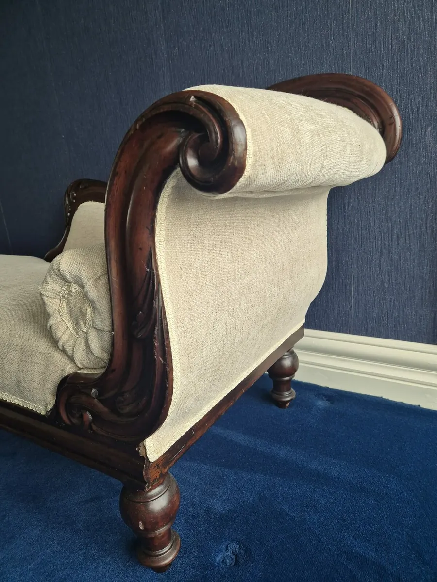 Antique day bed - Image 4