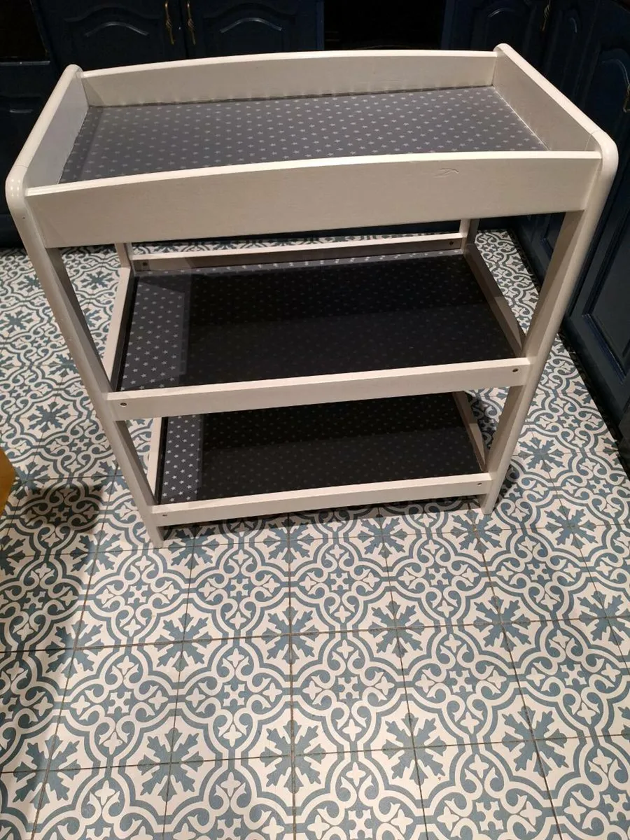Mamas and papas Changing table - Image 2