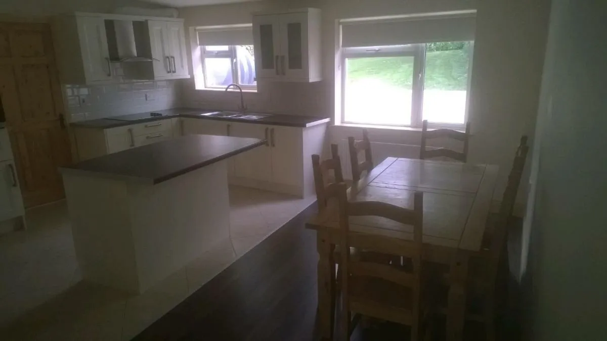 Table and 6 Chairs - Image 3