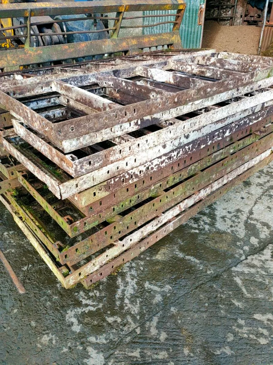 Shuttering pans - Image 1