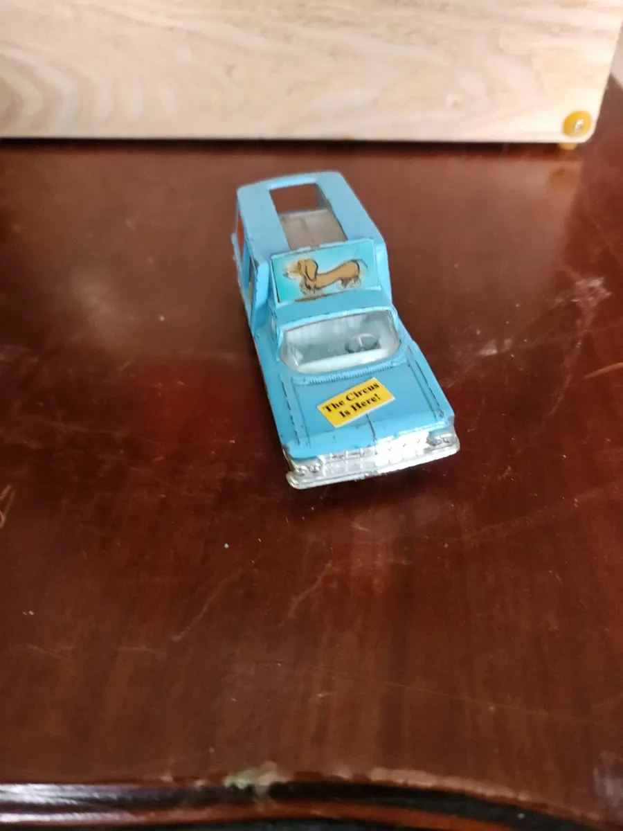 Corgi Chipperfields Circus Van - Image 1