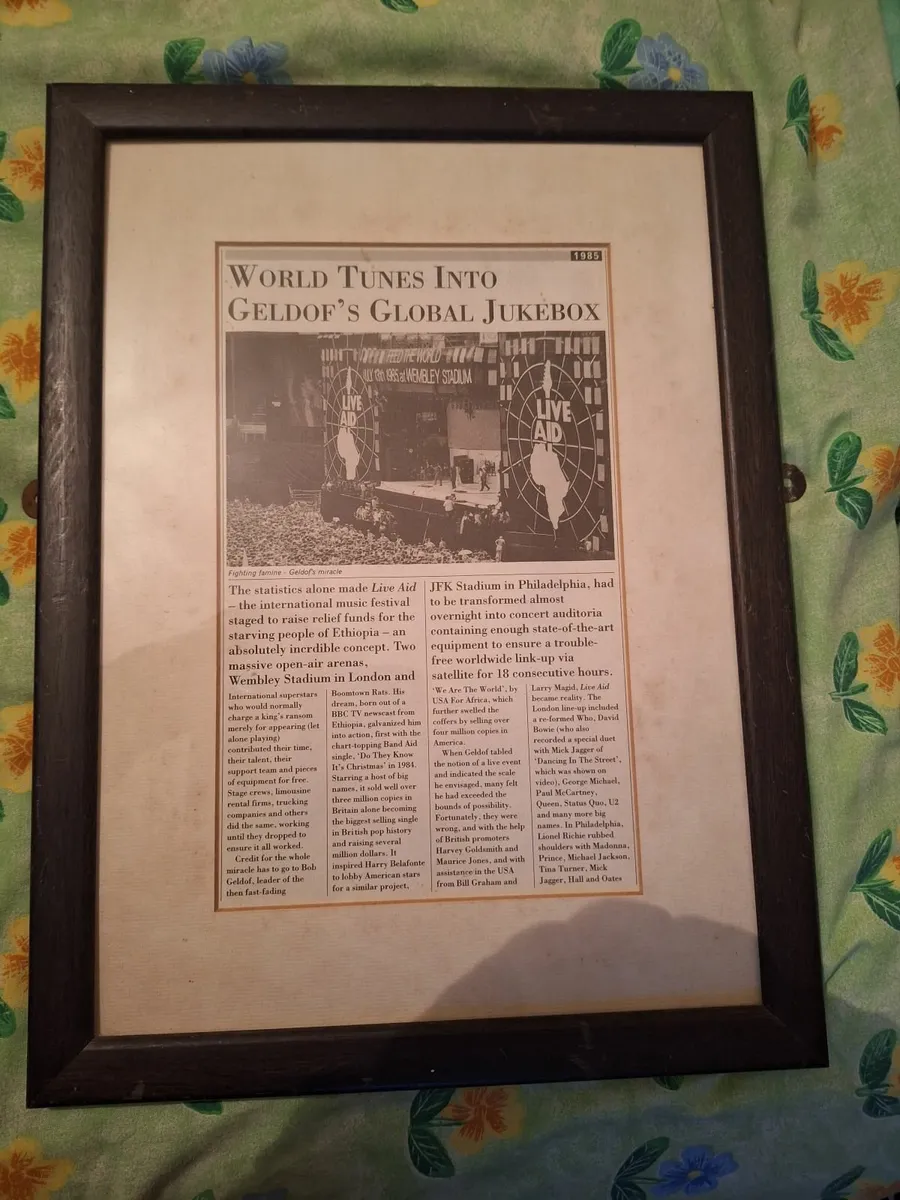 Two framed pieces of music memorabilia - Image 2