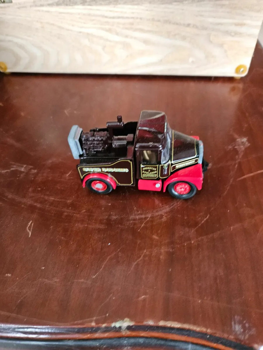 Corgi Circus Fair Ground Showmans Range Truck - Image 1