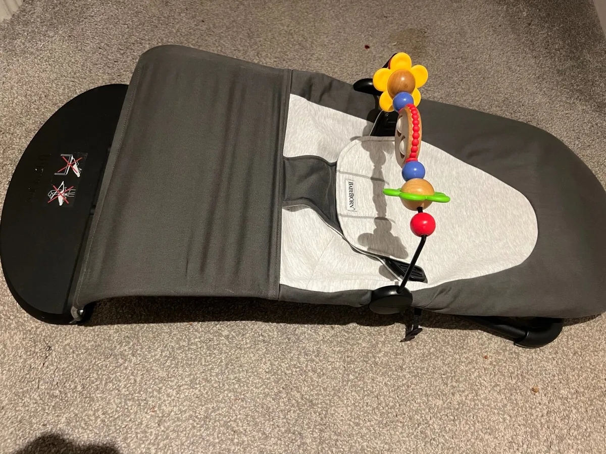 Babybjorn bouncer with toy bar - Image 3
