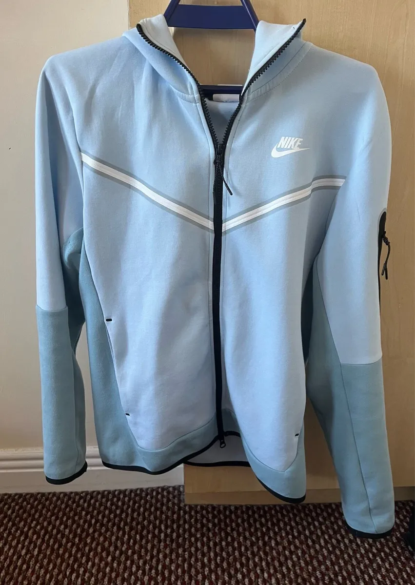 Baby blue nike tech fleece - Image 1