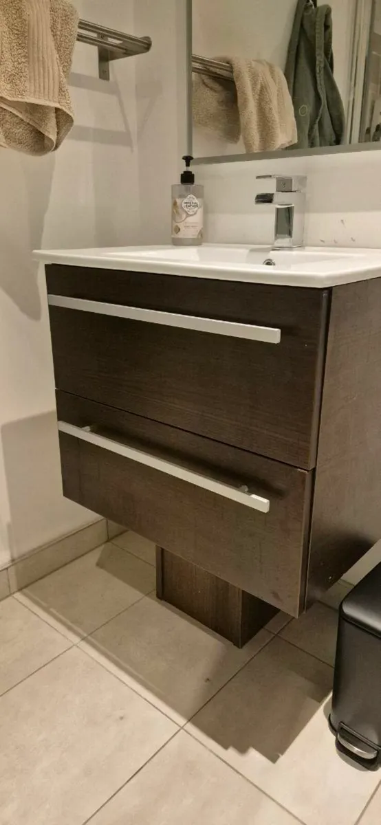 Modern Bathroom vanity unit with sink and tap - Image 4