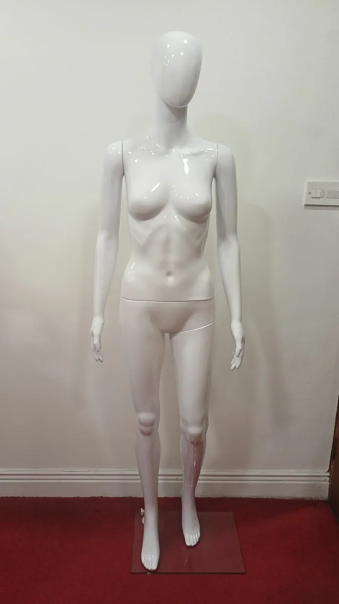 White Lady Manniquins - Image 2