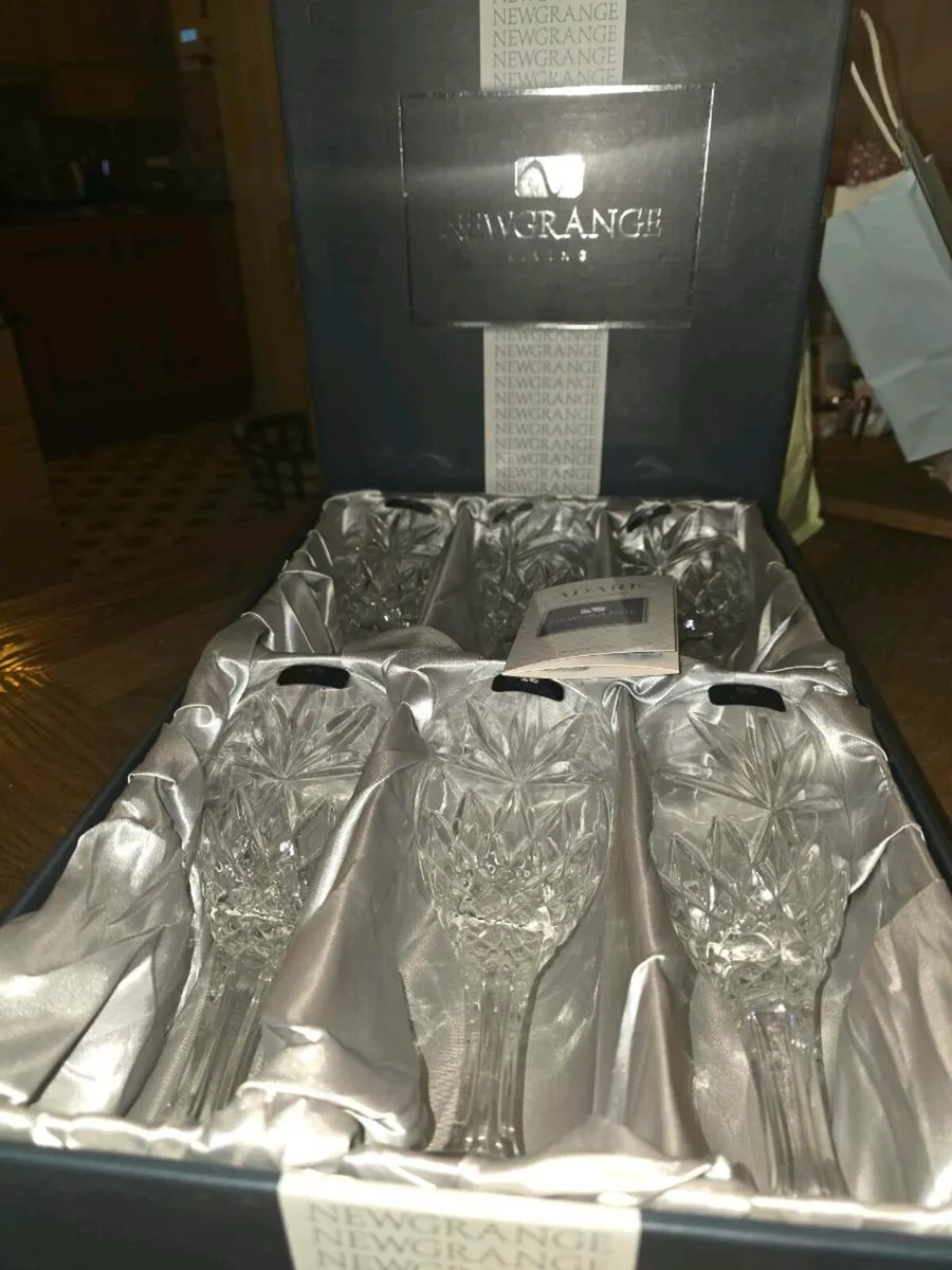 HUGE NEWGRANGE CRYSTAL, 6 New Heavy Wine Glasses ! - Image 3