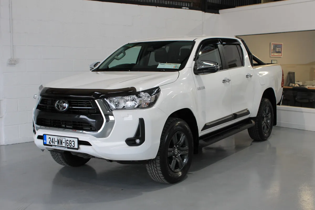 Toyota Hilux 2024, SR5, Finance arranged - Image 1