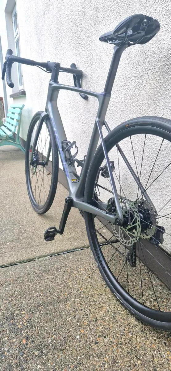 Defy Advanced 1 2024 Road Bike - Image 2