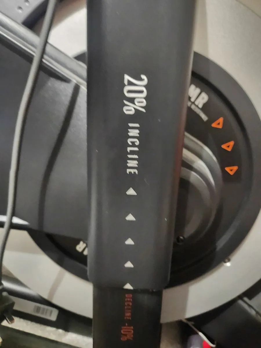 NordicTrack Commercial S10i Studio Cycle - Image 4