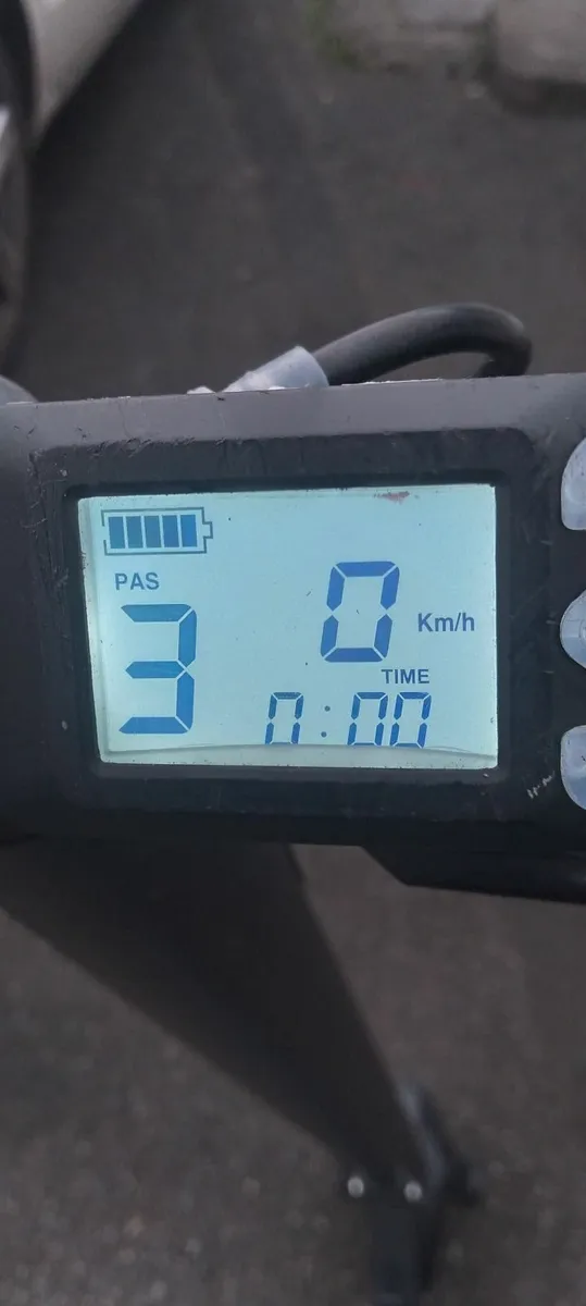 3 electric scooter read add priced - Image 3