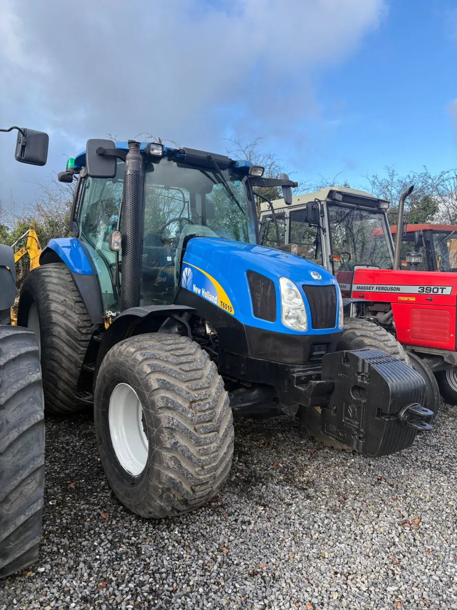 New Holland T6010 tractor - Image 4