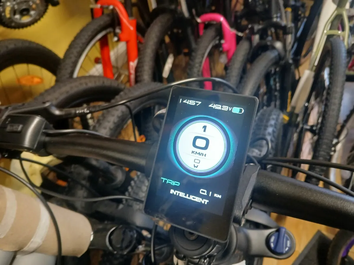 TREK MARLIN 5 E BIKE - Image 1