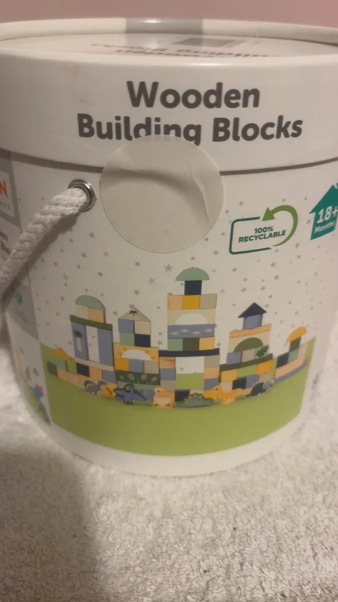 New tub wooden building blocks with dinosaurs - Image 3