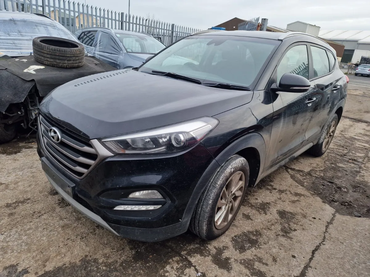 17 HYUNDAI TUCSON  2.0  CRDI (D4HAH) FOR BREAKING - Image 1