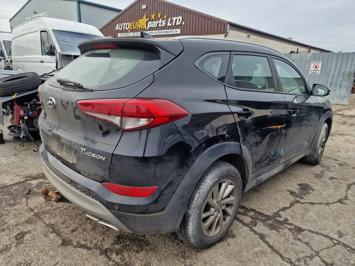 17 HYUNDAI TUCSON  2.0  CRDI (D4HAH) FOR BREAKING - Image 4