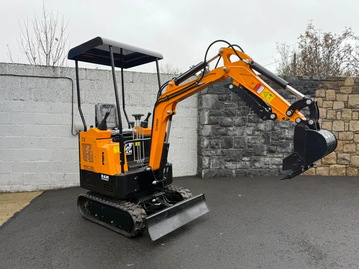 1.5 Ton Mini digger NEW PETROL €7,995 ONLY - Image 4