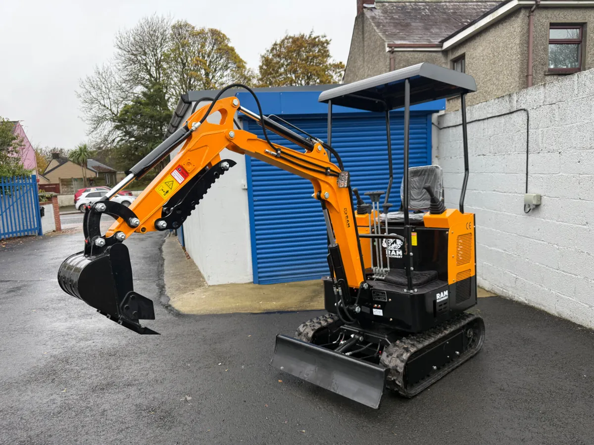 1.5 Ton Mini digger NEW PETROL €7,995 ONLY - Image 3