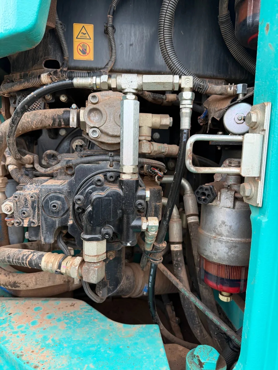 Kobelco SK 140SRLC-5 - Image 4