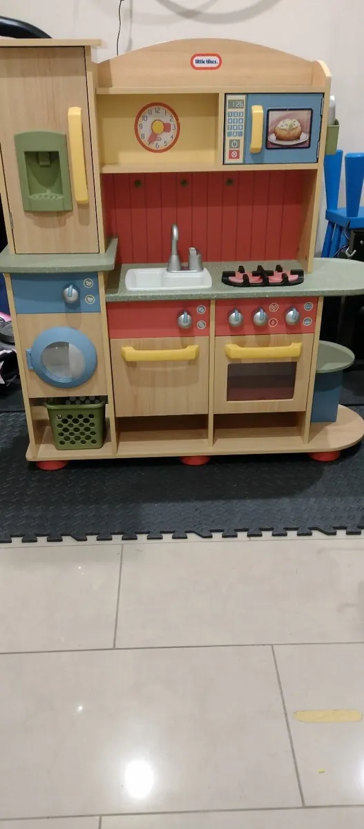 Child's Wooden Kitchen - Image 3