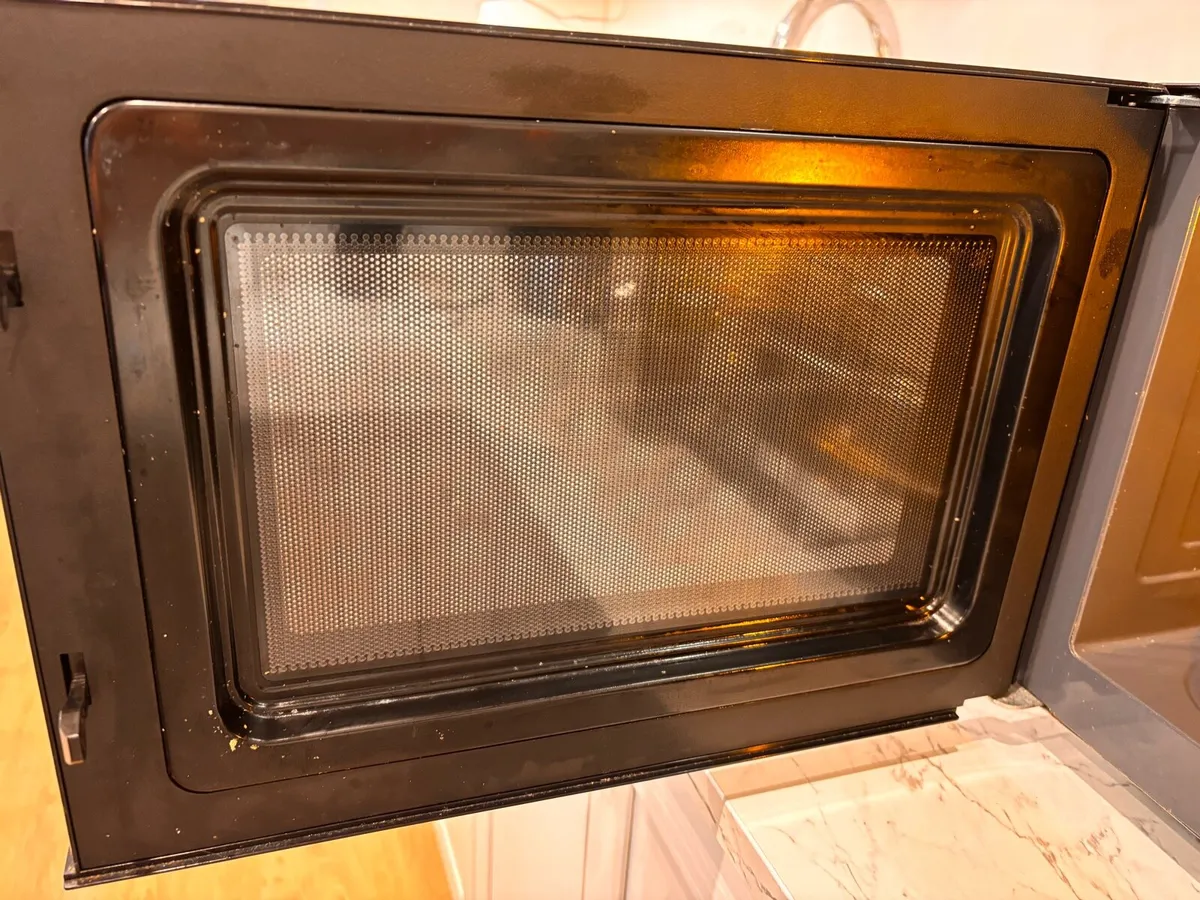 Microwave Oven - Image 4