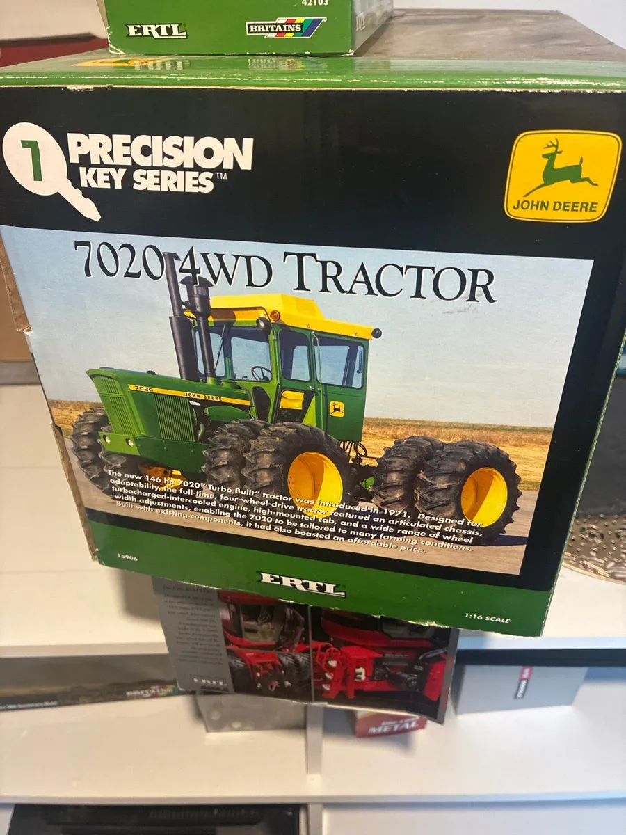 1:16 scale John Deere 7020 - Image 3