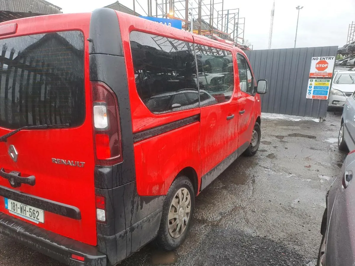 181 Renault Traffic Breaking for parts - Image 4